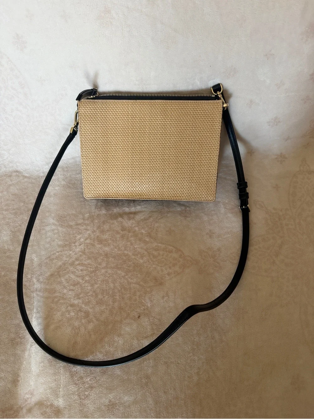 NWOT: Kate Spade New York Cameron Street Straw Clarise crossbody bag